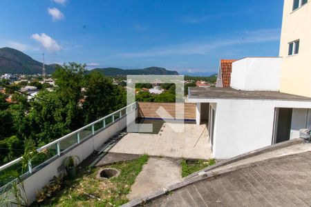 Casa à venda com 160m², 4 quartos e 2 vagas Casa à venda com 160m², 4 quartos e 2 vagasÁrea comum - Piscina