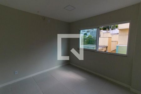 Casa à venda com 160m², 4 quartos e 2 vagas Casa à venda com 160m², 4 quartos e 2 vagasSuíte 2