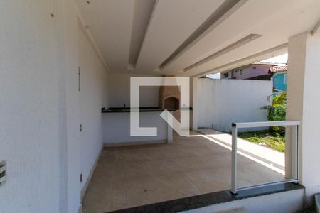 Casa à venda com 160m², 4 quartos e 2 vagas Casa à venda com 160m², 4 quartos e 2 vagasÁrea comum - Churrasqueira