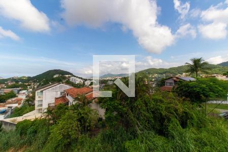 Casa à venda com 160m², 4 quartos e 2 vagas Casa à venda com 160m², 4 quartos e 2 vagasVista da Suíte 4