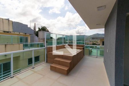 Casa à venda com 160m², 4 quartos e 2 vagas Casa à venda com 160m², 4 quartos e 2 vagasPiscina