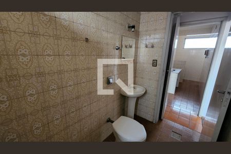 Banheiro  de apartamento à venda com 1 quarto, 47m² em Botafogo, Campinas