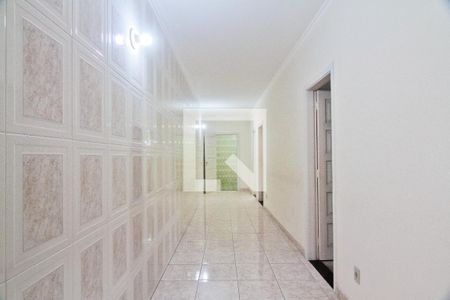 Corredor de casa para alugar com 4 quartos, 193m² em Parque Peruche, São Paulo