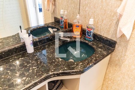 Apartamento para alugar com 77m², 2 quartos e 1 vaga Apartamento para alugar com 77m², 2 quartos e 1 vagaBanheiro