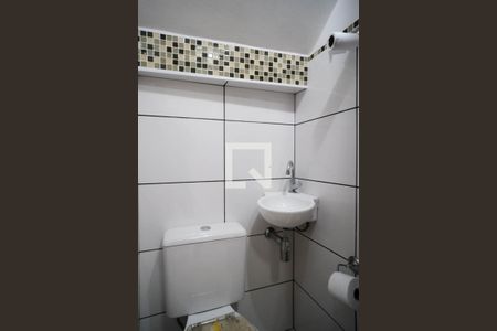 Banheiro de casa à venda com 2 quartos, 130m² em Jardim Maringá, São Paulo