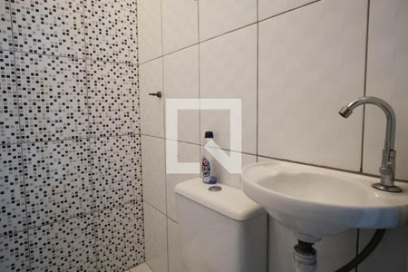 Casa à venda com 130m², 2 quartos e 2 vagas Casa à venda com 130m², 2 quartos e 2 vagasBanheiro de Serviço