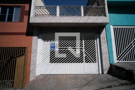 Casa à venda com 130m², 2 quartos e 2 vagas Casa à venda com 130m², 2 quartos e 2 vagasFachada