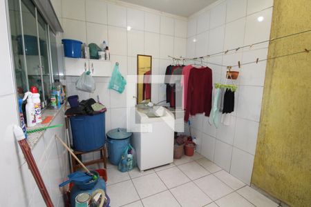 Casa à venda com 80m², 3 quartos e 2 vagasÁrea de Serviço