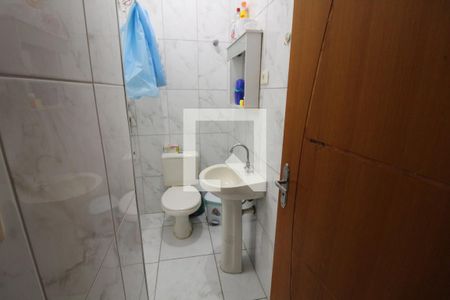 Banheiro de casa à venda com 3 quartos, 80m² em Vila Antonieta, São Paulo