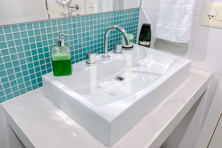 Apartamento à venda com 77m², 3 quartos e 2 vagasBanheiro