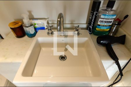 Banheiro de apartamento à venda com 1 quarto, 49m² em Vila Gertrudes, São Paulo