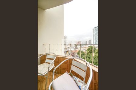 Apartamento à venda com 70m², 3 quartos e 1 vaga Apartamento à venda com 70m², 3 quartos e 1 vagaVaranda