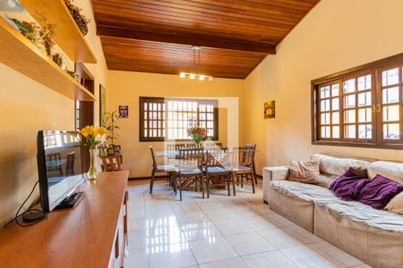 Casa à venda com 250m², 4 quartos e 3 vagasSala