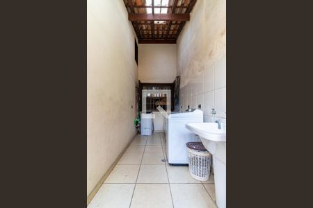 Casa à venda com 250m², 4 quartos e 3 vagasLavanderia