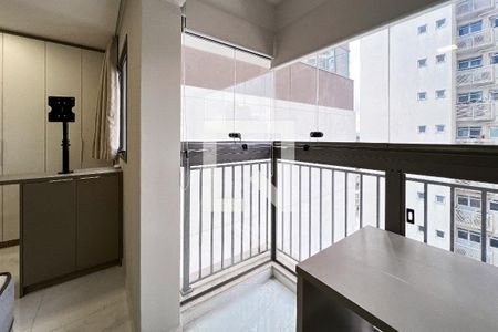 Sacada  de kitnet/studio para alugar com 1 quarto, 26m² em Moema, São Paulo