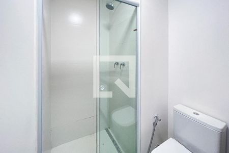 Banheiro de kitnet/studio para alugar com 1 quarto, 26m² em Moema, São Paulo