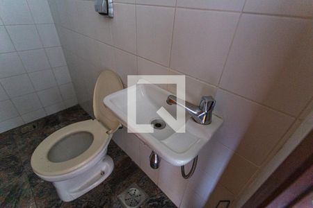 Apartamento para alugar com 150m², 4 quartos e 2 vagasPia do Banheiro de Serviço