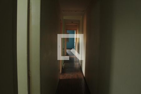 Casa à venda com 150m², 4 quartos e 2 vagasCorredor