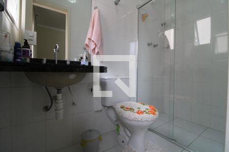 Banheiro da suíte 1 de casa de condomínio à venda com 2 quartos, 71m² em Vila São Pedro, São Paulo