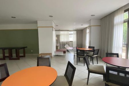 Apartamento para alugar com 66m², 2 quartos e 1 vagaÁrea comum - Salão de festas
