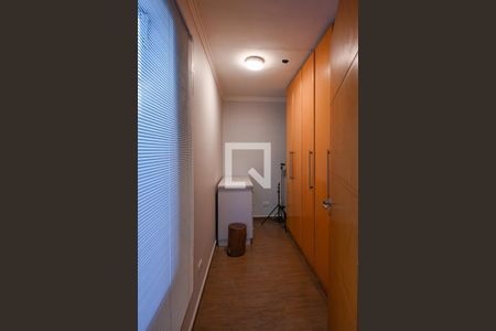 Casa à venda com 320m², 4 quartos e 3 vagasCloset