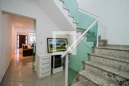 Corredor de casa à venda com 4 quartos, 350m² em Vila Pires, Santo André
