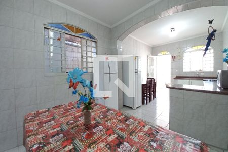 Casa à venda com 175m², 3 quartos e 2 vagas Casa à venda com 175m², 3 quartos e 2 vagasCopa