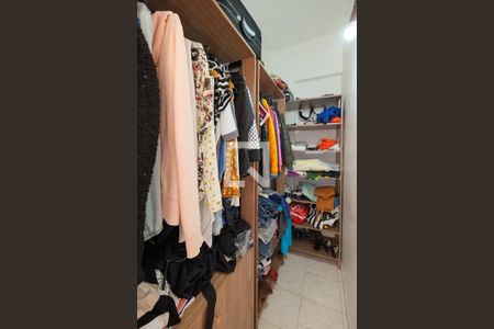 Casa à venda com 147m², 3 quartos e 1 vagaCloset