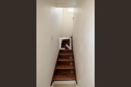 Casa à venda com 147m², 3 quartos e 1 vagaEscada