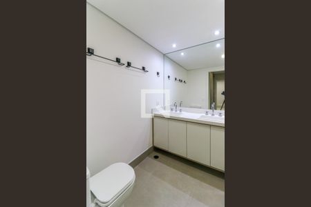 Apartamento à venda com 178m², 4 quartos e 2 vagasBanheiro da Suíte 1