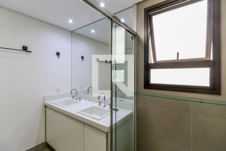 Apartamento à venda com 178m², 4 quartos e 2 vagasBanheiro da Suíte 1