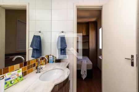 Banheiro de apartamento à venda com 2 quartos, 55m² em Vila Rosalia, Guarulhos