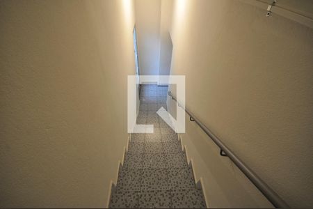 Escada de apartamento para alugar com 1 quarto, 55m² em Jardim Filhos da Terra, São Paulo