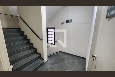 Apartamento para alugar com 88m², 2 quartos e 1 vagaEscada