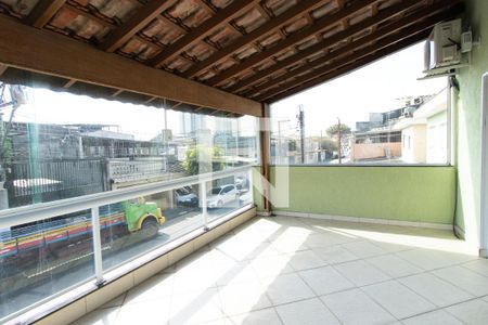 Casa à venda com 182m², 4 quartos e 2 vagas Casa à venda com 182m², 4 quartos e 2 vagasvaranda