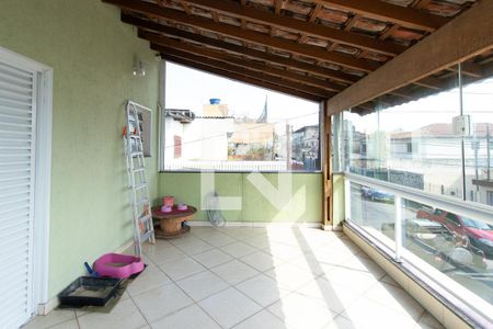 Casa à venda com 182m², 4 quartos e 2 vagas Casa à venda com 182m², 4 quartos e 2 vagasvaranda