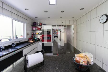 Casa à venda com 182m², 4 quartos e 2 vagas Casa à venda com 182m², 4 quartos e 2 vagasCozinha