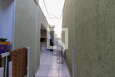 Casa à venda com 182m², 4 quartos e 2 vagas Casa à venda com 182m², 4 quartos e 2 vagasCorredor