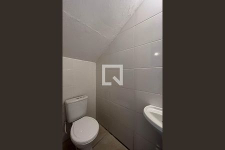 Banheiro de apartamento para alugar com 1 quarto, 27m² em Santa Tereza, Porto Alegre