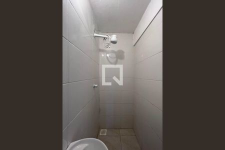 Banheiro de apartamento para alugar com 1 quarto, 27m² em Santa Tereza, Porto Alegre