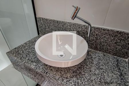 Casa à venda com 135m², 2 quartos e 1 vaga Casa à venda com 135m², 2 quartos e 1 vagaBanheiro