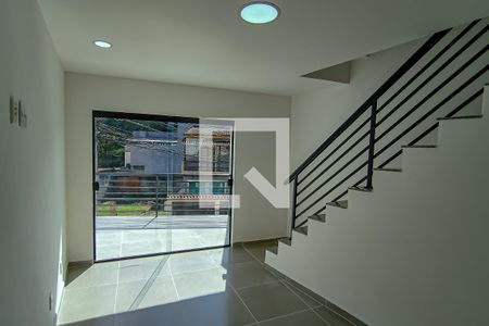 Sala de casa à venda com 2 quartos, 135m² em Tanque, Rio de Janeiro