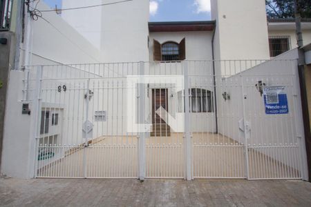 Casa à venda com 116m², 4 quartos e 2 vagasFachada
