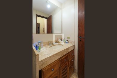 Apartamento à venda com 174m², 4 quartos e 2 vagas Apartamento à venda com 174m², 4 quartos e 2 vagasBanheiro da Suíte