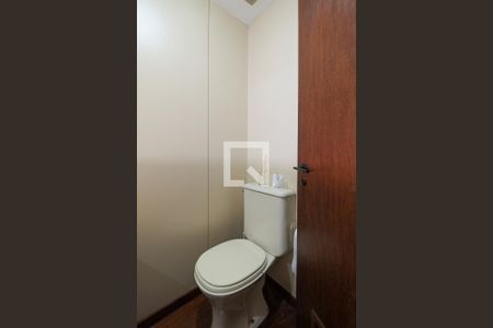 Apartamento à venda com 174m², 4 quartos e 2 vagas Apartamento à venda com 174m², 4 quartos e 2 vagasBanheiro Corredor