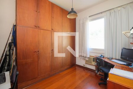 Apartamento à venda com 174m², 4 quartos e 2 vagas Apartamento à venda com 174m², 4 quartos e 2 vagasQuarto 1