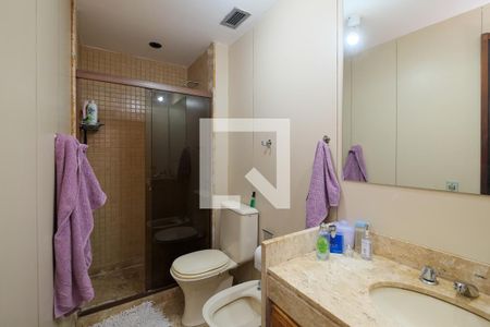 Apartamento à venda com 174m², 4 quartos e 2 vagas Apartamento à venda com 174m², 4 quartos e 2 vagasBanheiro da Suíte