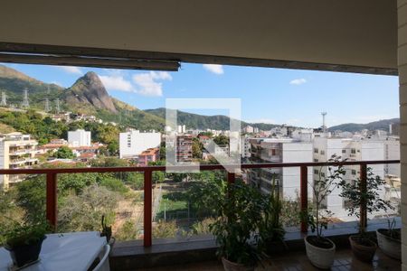 Apartamento à venda com 174m², 4 quartos e 2 vagas Apartamento à venda com 174m², 4 quartos e 2 vagasQuarto 3