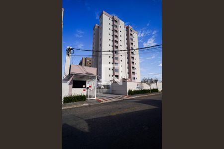 Apartamento para alugar com 65m², 2 quartos e 1 vagaFachada