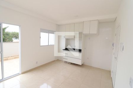 Sala/Cozinha de apartamento para alugar com 2 quartos, 40m² em Chácara Califórnia, São Paulo